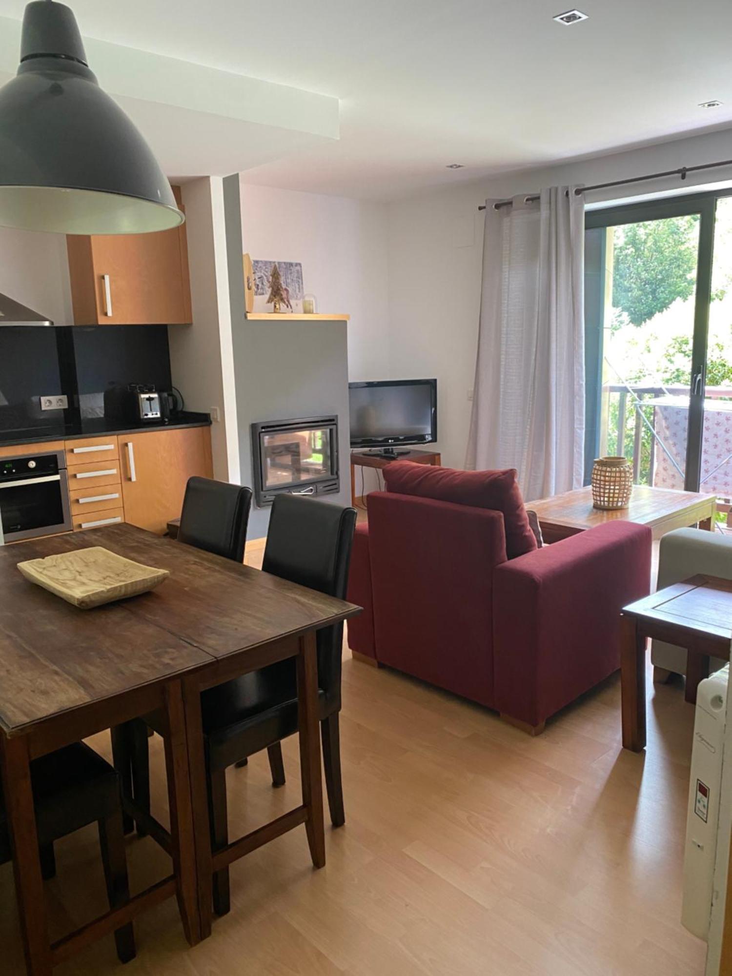 Apartament Hug Roger Valencia D'Aneu Kültér fotó