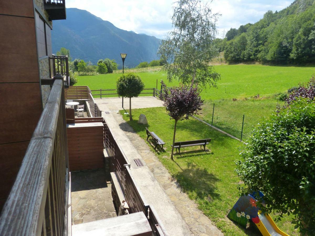 Apartament Hug Roger Valencia D'Aneu Kültér fotó